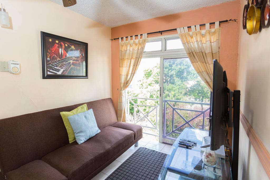 Cozy Accommodations Kingston Exterior foto